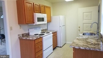 8220 Savage Guilford Rd in Savage, MD - Building Photo