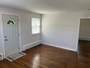 38 Bedford Ave in Worcester, MA - Building Photo - Building Photo