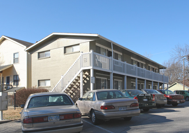 Chamberlain Court in Lawrence, KS - Foto de edificio - Building Photo