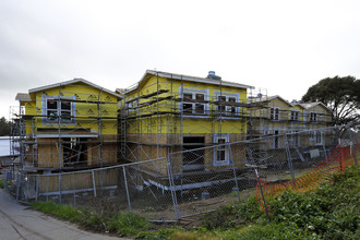 Aptos Village - Townhomes in Aptos, CA - Building Photo - Building Photo