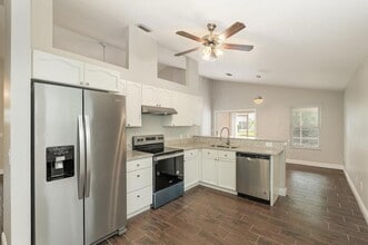 513 Oakmont Pl in Melbourne, FL - Building Photo - Building Photo