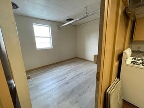 31 N Main St, Unit 31 North Main -B-2 in Washington, PA - Building Photo - Building Photo