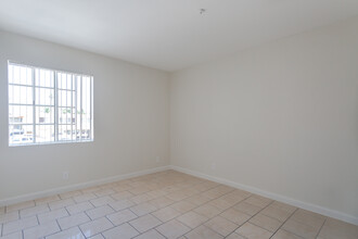 Beckwood Apartment Homes in North Hollywood, CA - Building Photo - Interior Photo