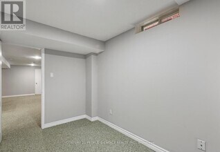 5594 Taw Ave in Mississauga, ON - Building Photo - Building Photo