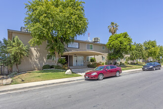 Harvest Creek in Bakersfield, CA - Building Photo - Primary Photo