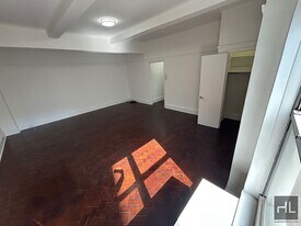 WEST 73 STREET, Unit 9E in New York, NY - Building Photo