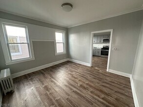 100-102-102 Grand Ave in Newark, NJ - Building Photo - Building Photo