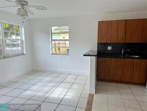 1671 SW 44th Ave in Fort Lauderdale, FL - Building Photo - Building Photo
