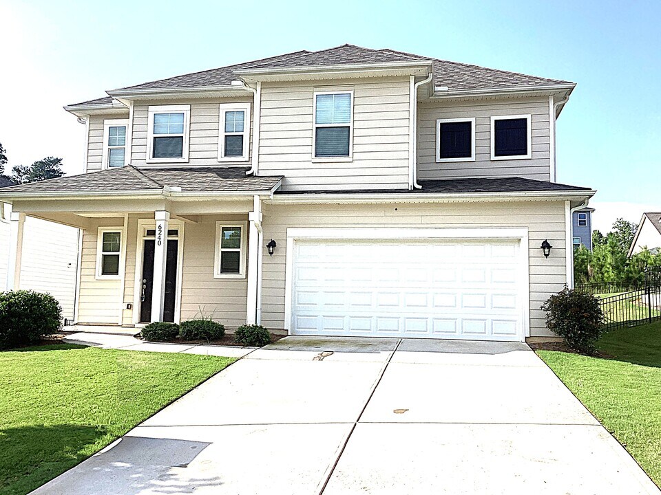 6240 Bridlewood Ln in Douglasville, GA - Building Photo