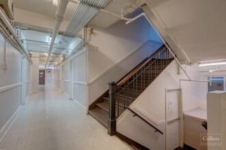 25 Hastings St E in Vancouver, BC - Building Photo - Interior Photo