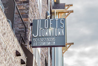 JLofts Downtown in Conway, AR - Foto de edificio - Building Photo