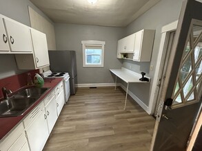 406 S College Ave in Muncie, IN - Building Photo - Building Photo