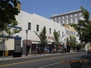 336 George St in New Brunswick, NJ - Foto de edificio - Building Photo