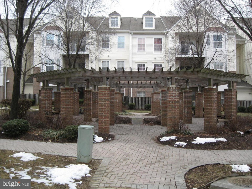 8941 Town Center Cir-Unit -103 in Upper Marlboro, MD - Building Photo