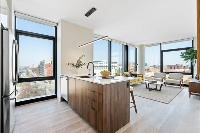 property at 1117 W Van Buren St