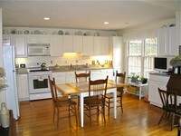 256 Sandpiper Ln in Tisbury, MA - Building Photo - Building Photo