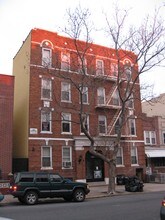 25-60 33rd St in Long Island City, NY - Foto de edificio - Building Photo