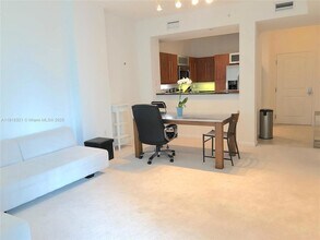 7350 SW 89th St, Unit 408S in Miami, FL - Building Photo - Building Photo