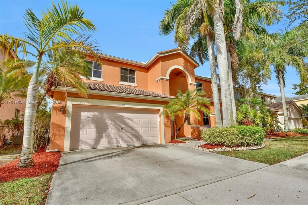 1319 Croton Ct in Weston, FL - Building Photo