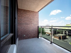 Battleford & Glen Erin in Mississauga, ON - Building Photo - Building Photo