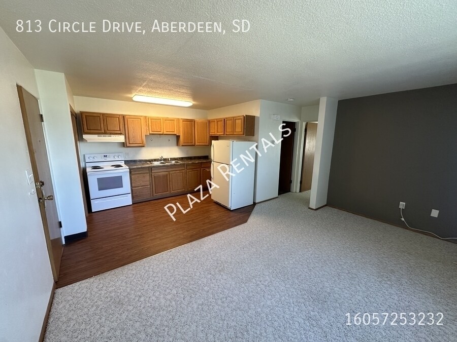 2104 3rd Ave SE-Unit -4 in Aberdeen, SD - Building Photo