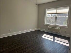 11 Farries Ave in Florida, NY - Building Photo - Building Photo