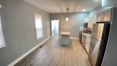 204-206 E Woodrow Ave-Unit -204 E Woodrow Ave in Columbus, OH - Building Photo - Building Photo