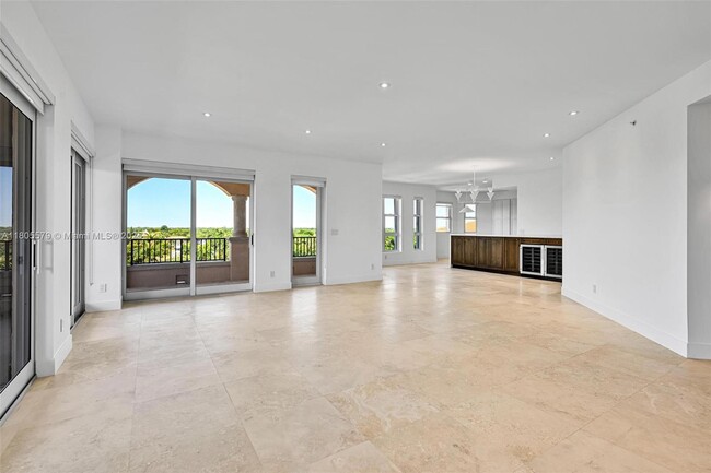 13637 Deering Bay Dr in Coral Gables, FL - Building Photo - Building Photo