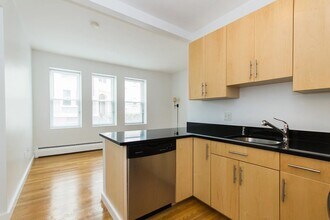 18 Centre St in Cambridge, MA - Building Photo - Building Photo