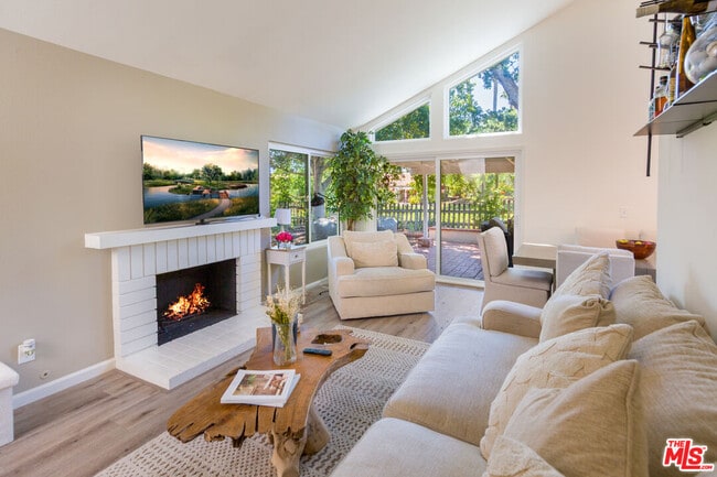 5735 Lake Lindero Dr in Agoura Hills, CA - Building Photo - Building Photo