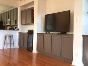 1807 Walnut Ave in Austin, TX - Foto de edificio - Building Photo