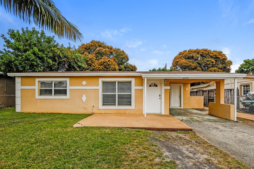 2041 NW 29th Terrace in Fort Lauderdale, FL - Building Photo