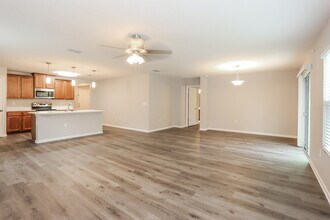 1981 April Oaks Dr in Jacksonville, FL - Building Photo - Building Photo