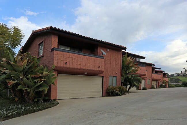 32062-32092 Del Cielo Oeste in Bonsall, CA - Building Photo - Building Photo