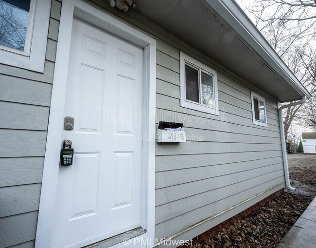 2932 N Dearborn St, Unit B in Indianapolis, IN - Building Photo - Building Photo