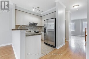 3071 Treadwells Dr in Mississauga, ON - Building Photo