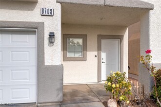 8708 Emsdale Ct in Las Vegas, NV - Building Photo - Building Photo