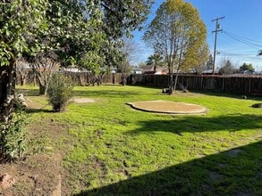 778 N Magnolia Ave in Farmersville, CA - Building Photo - Building Photo