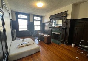 2005 Beacon St in Brookline, MA - Building Photo