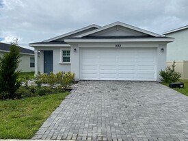 1668 Colebrook Cir SW in Palm Bay, FL - Building Photo