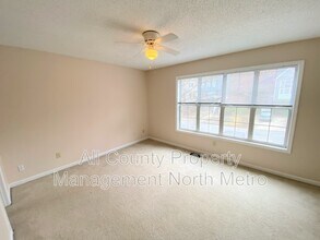 5196 Laurel Bridge Ct SE in Smyrna, GA - Building Photo - Building Photo