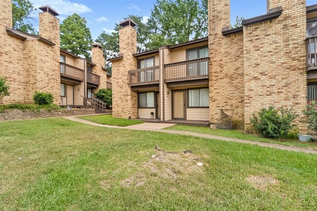 2521 Crosstimbers Dr in Huntsville, TX - Building Photo - Building Photo