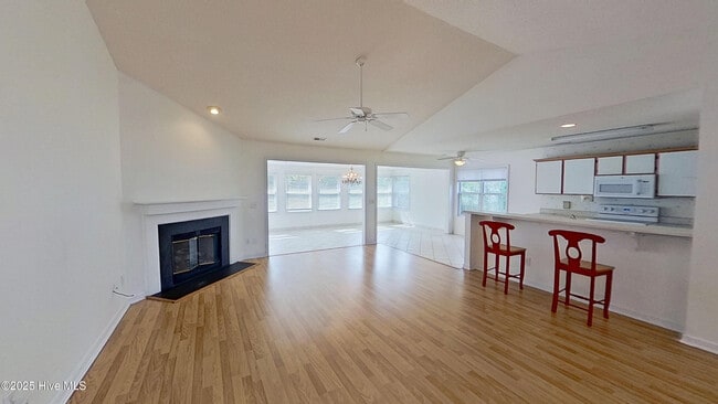 property at 303 Putnam Dr