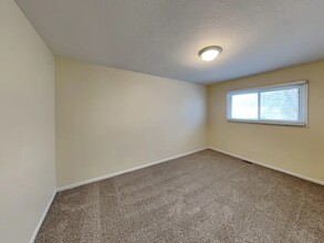 749 Cambridge Ave in Matteson, IL - Building Photo - Building Photo