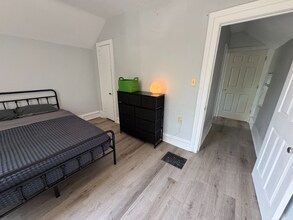 405 Carrier St NE in Grand Rapids, MI - Building Photo - Building Photo