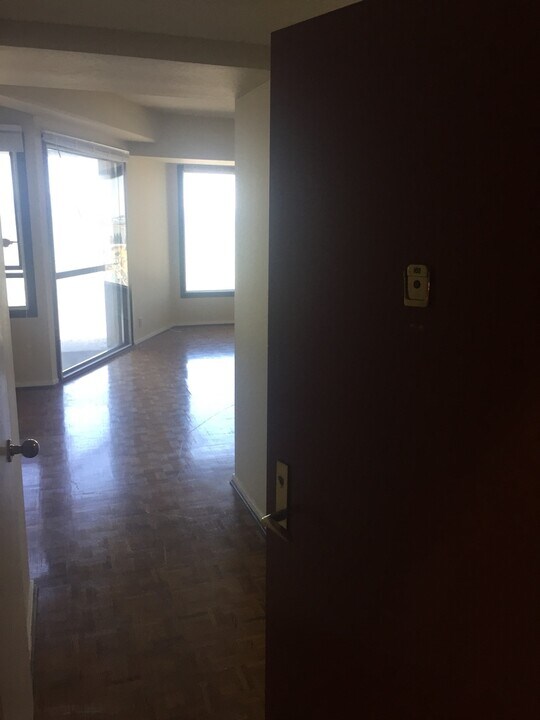 6363 Christie Ave in Emeryville, CA - Building Photo