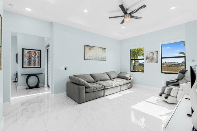 3611 Gulfstream Pkwy in Cape Coral, FL - Building Photo - Building Photo