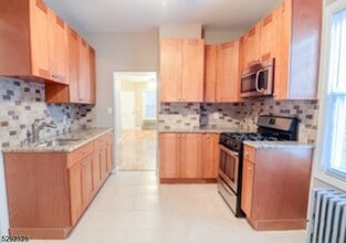 1410 Hussa St in Linden, NJ - Building Photo - Building Photo