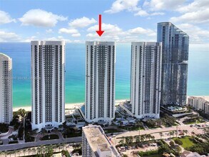 15901 Collins Ave in Sunny Isles Beach, FL - Building Photo - Building Photo