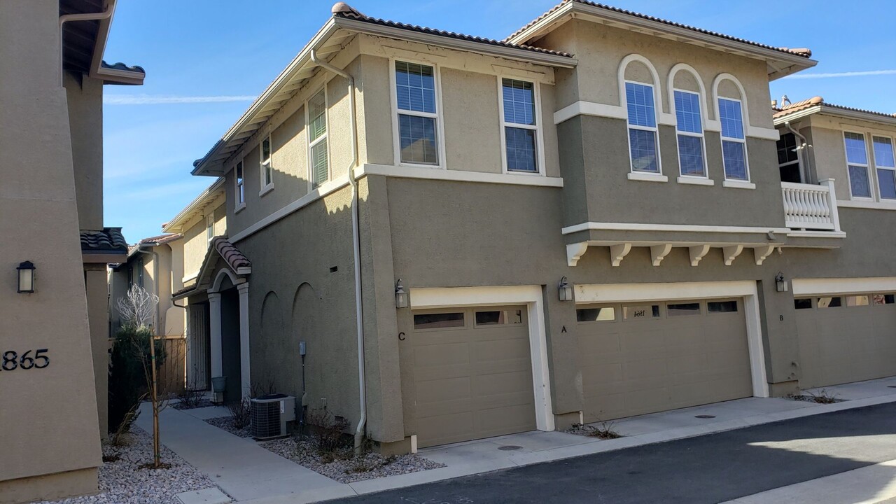 1840 Wind Ranch Rd in Reno, NV - Building Photo